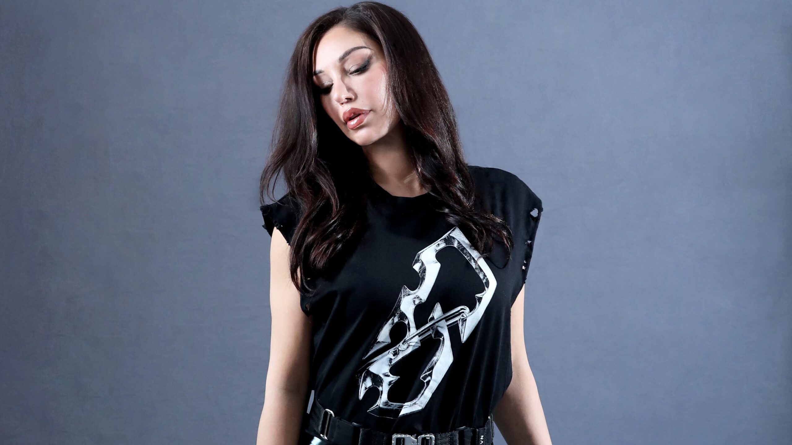 Simina Grigoriu Debuts on Terminal M with Dual-Techno Missive “Arkana / Partners Of Destiny”