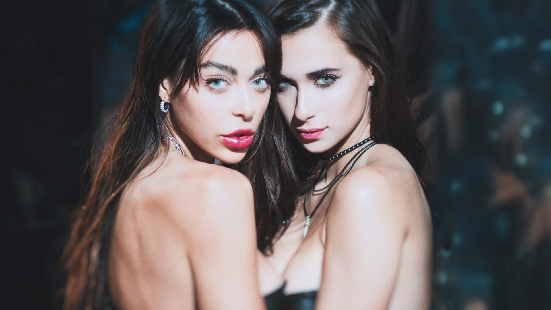 Home 33 Lauren Mia UFO Network Press Images scaled 1