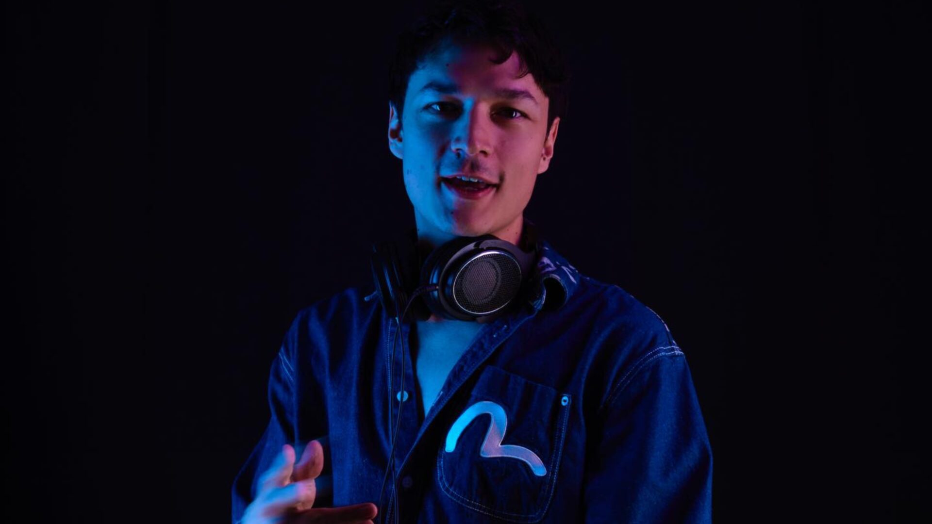 Daniel Fowler Drops Bass-Driven Heat with “Everybody On The Floor” 1 Daniel Fowler Drops Bass-Driven Heat with “Everybody On The Floor”